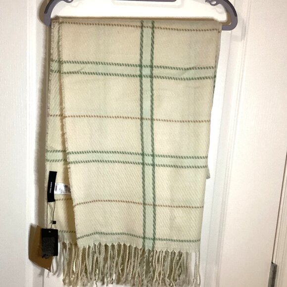 NWT Vero Moda Women's Long Plaid Blanket Scarf Wrap Shawl Fringe Winter Warm - Picture 1 of 5